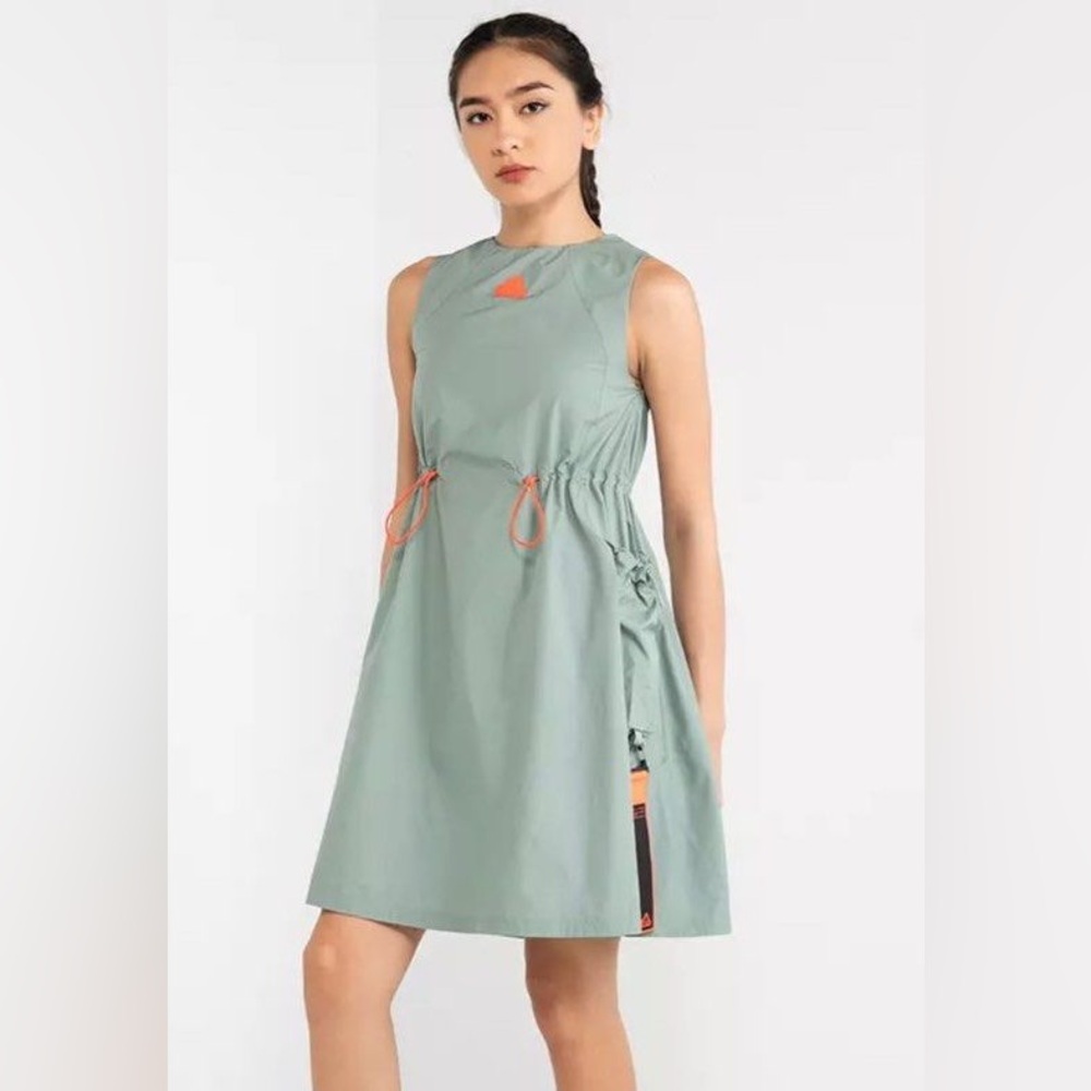 Adidas. City Escape Dress. Green. Size Medium.